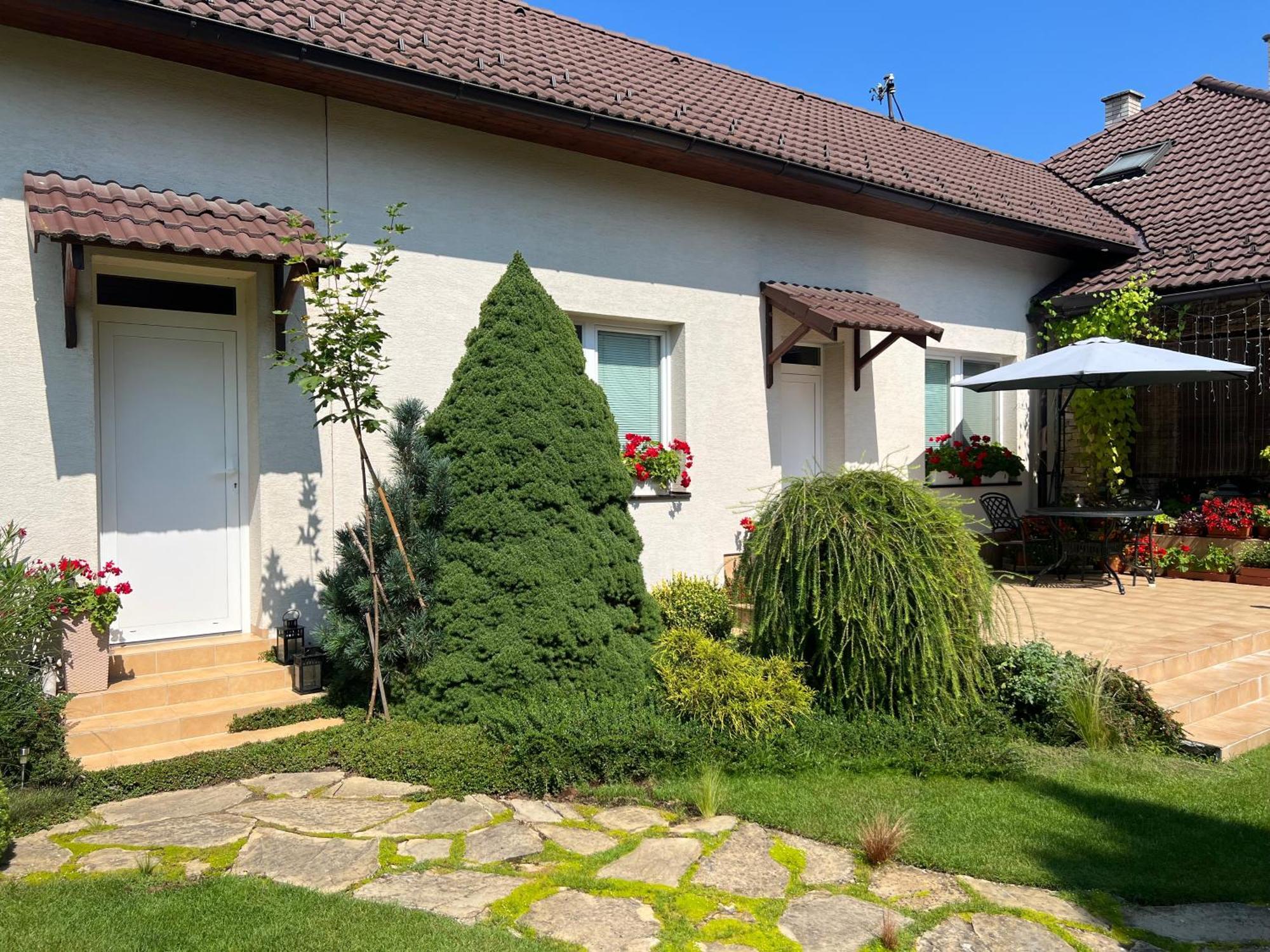 Privat Pekny Dvor Apartment Rajecke Teplice Ngoại thất bức ảnh