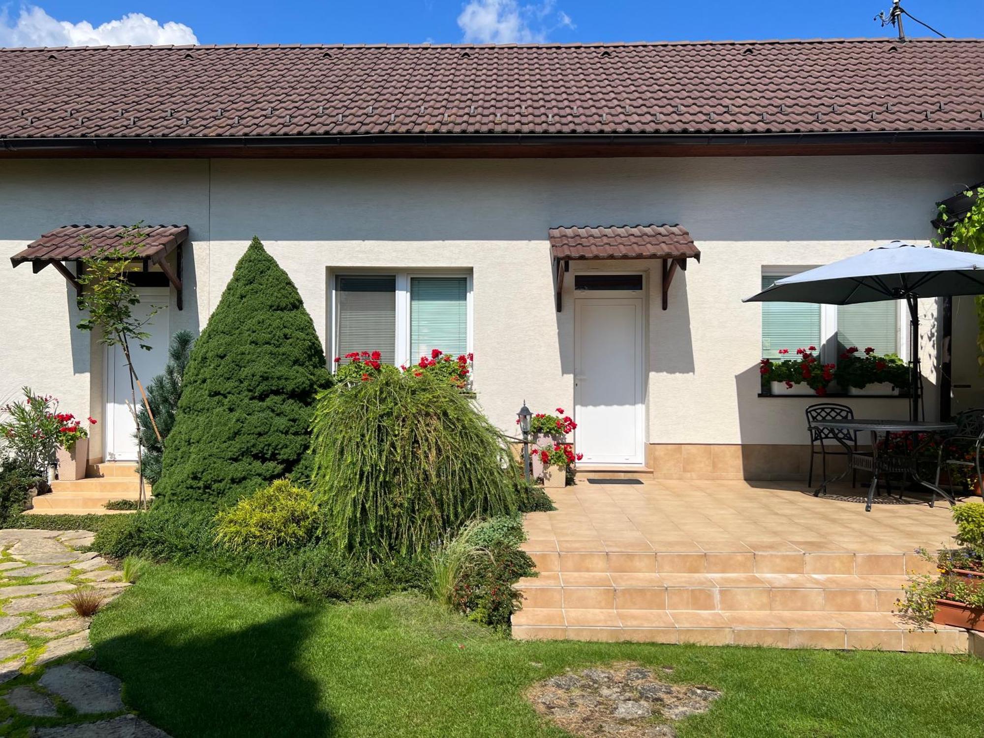 Privat Pekny Dvor Apartment Rajecke Teplice Ngoại thất bức ảnh